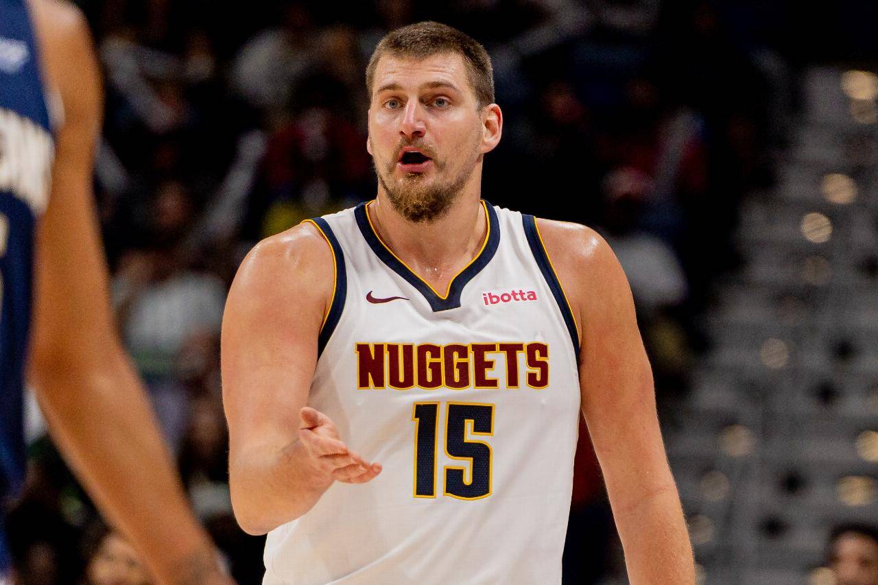 爱游戏入口-湖人翻盘江苏队，约基奇状态火热