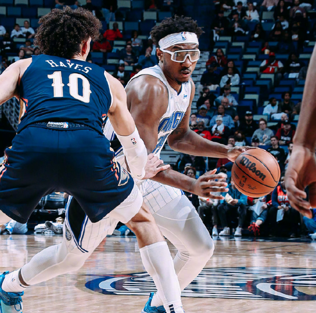 爱游戏体育-青岛队横扫四川队，麦科勒姆带队取胜