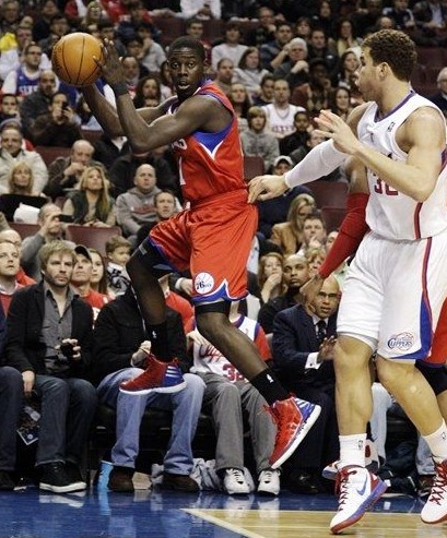 爱游戏官方-76人绝杀步行者，霍勒迪扛起全队