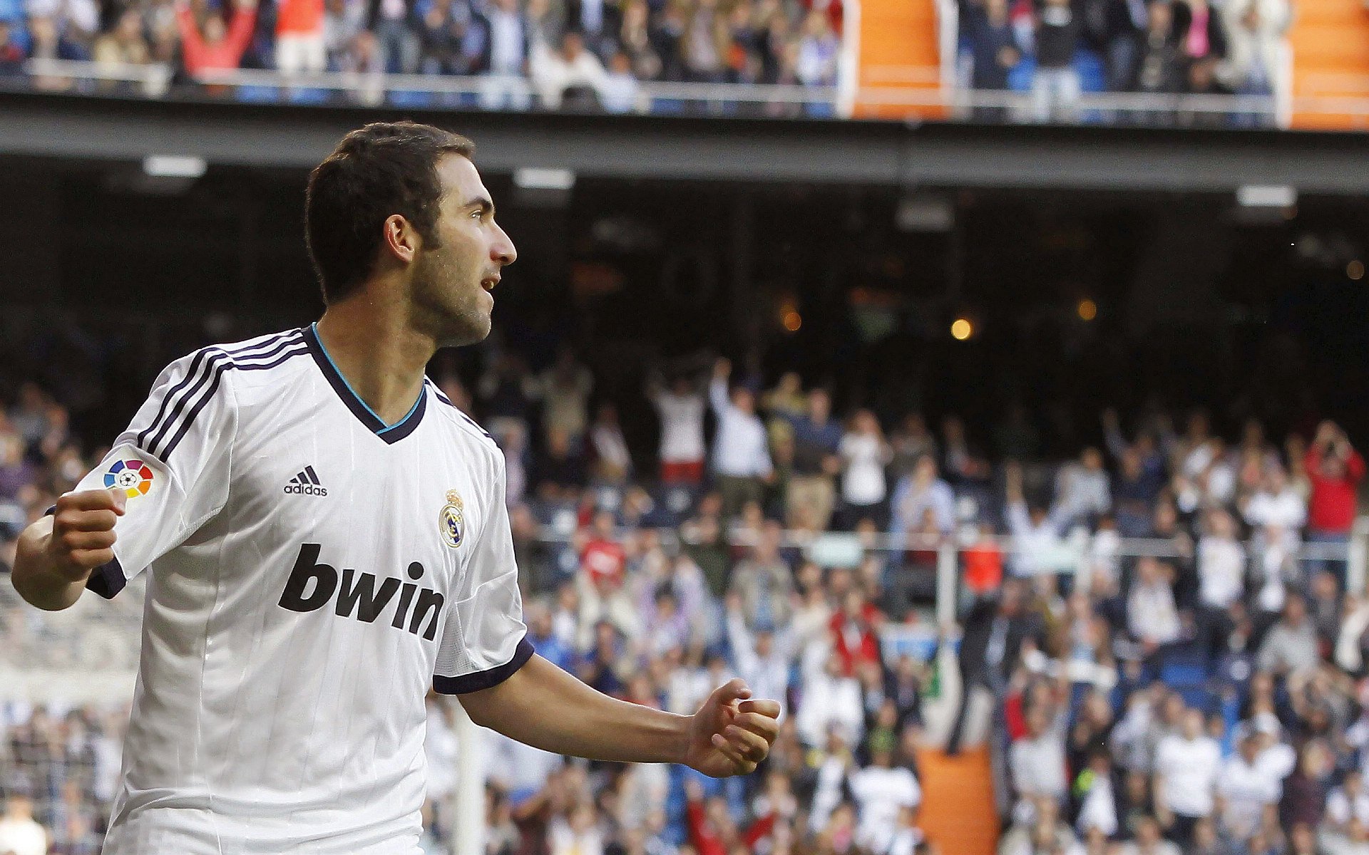 爱游戏-三笘薰爆发，当武士蓝的利刃，刺穿克罗地亚的叹息之墙