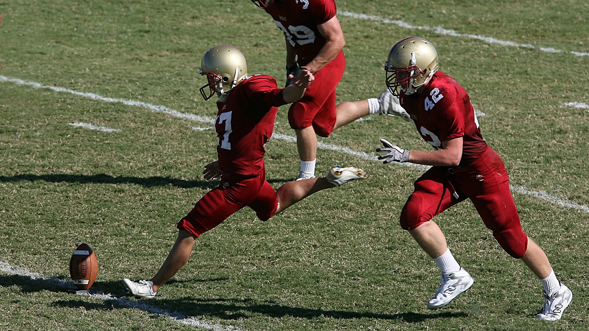 爱游戏官方-牙买加奇迹,抢七焦点战险胜曼城,改写足球史的一夜